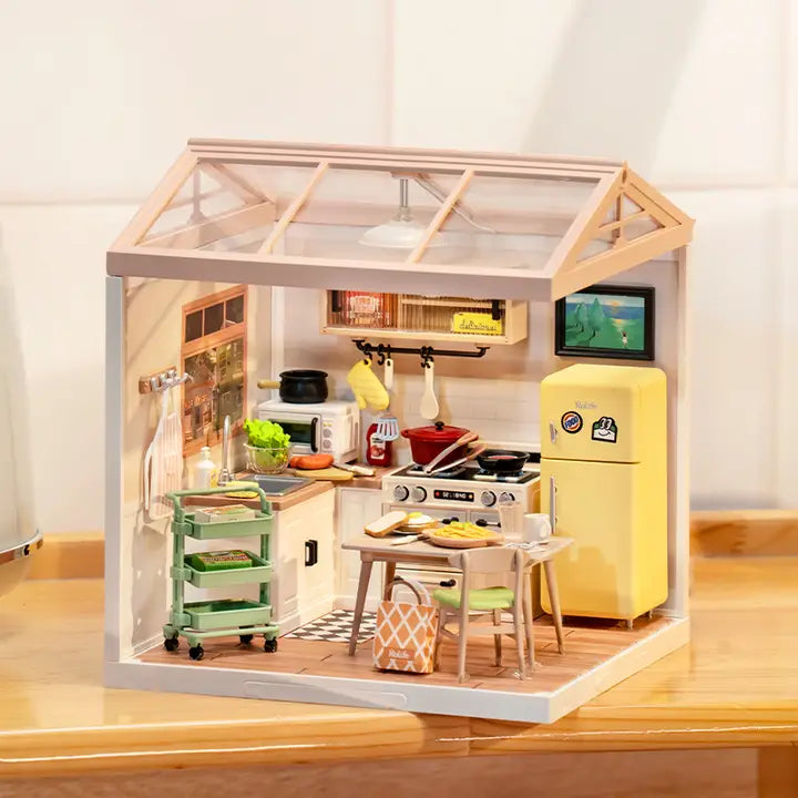 HAPPY MEALS KITCHEN 3-D WOODEN MINIATURE KIT